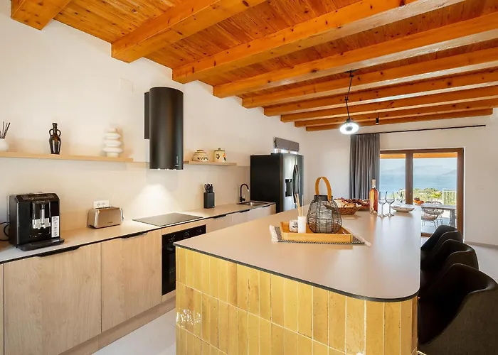 Hébergement de vacances 3 Bedroom In *